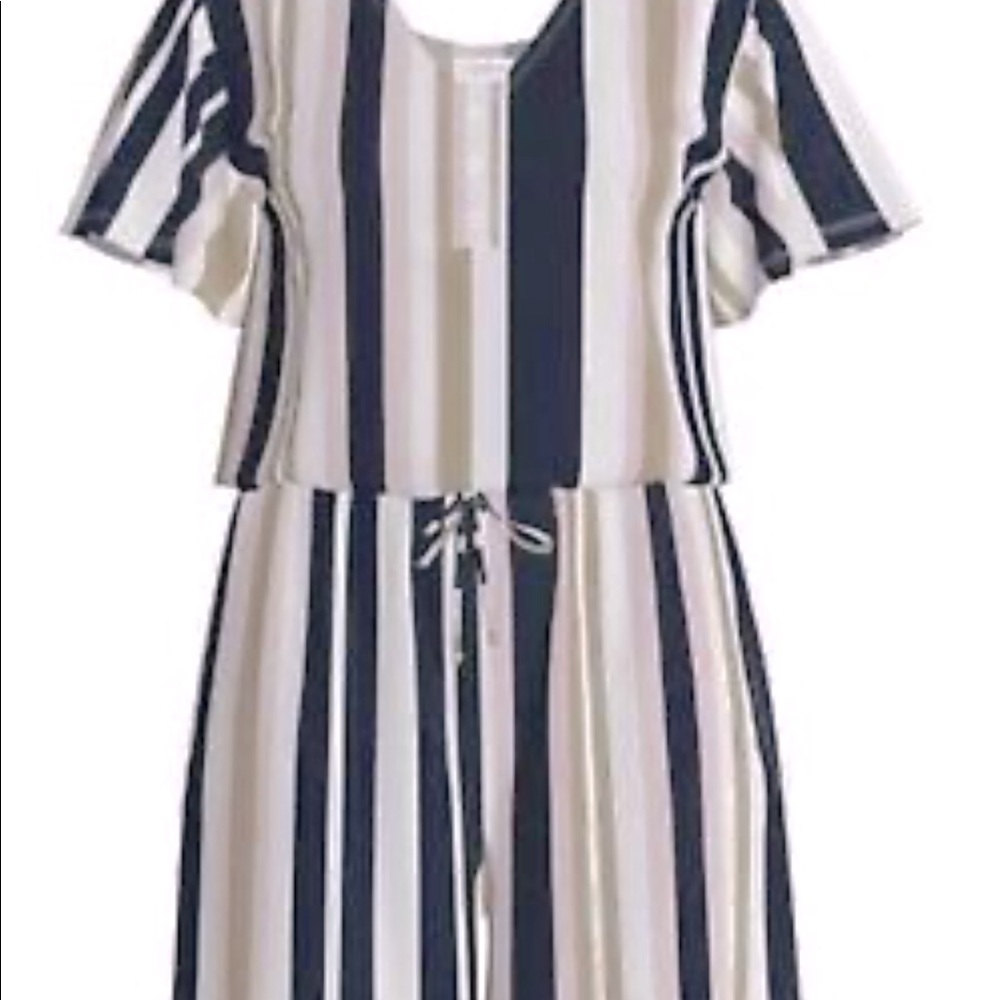 Very roomy and stretchy LuLaRoe Xanthe romper.